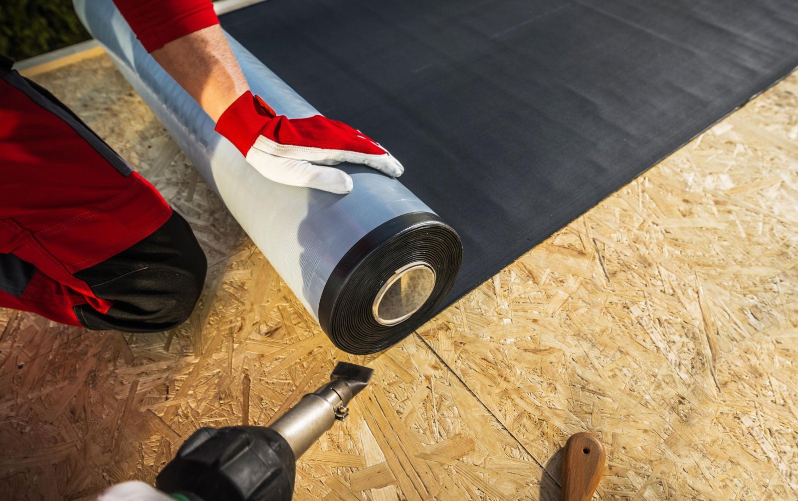 Flat Roof Repair vs Flat Roof Replacement: Which Option Saves You More Money?